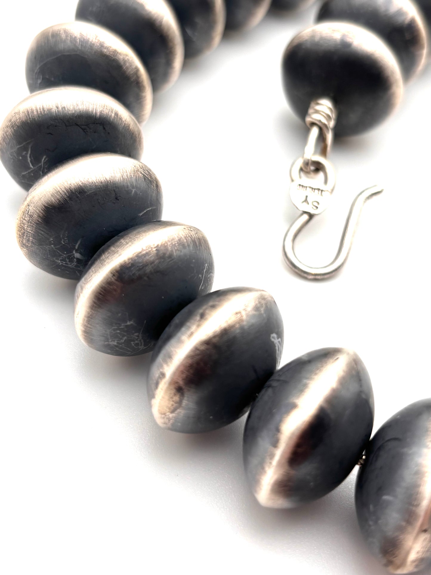 Stanford Yazzie 24mm Navajo Pearls